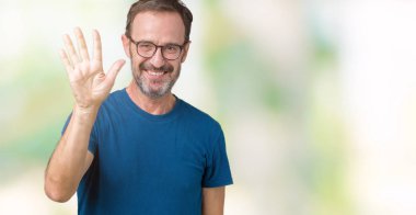 Gösterilen arka plan üzerinde gözlük nedir yakışıklı orta yaş ağarmış komuta sizde izole ve parmakları ile işaret kendinden emin ve mutlu gülümseyerek süre beş numara.