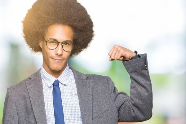 Unga Afroamerikanska Affärsman Med Afrohår Som Bär Glasögon Stark Person — Stockfoto