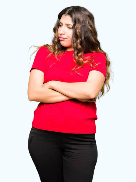 Joven Hermosa Mujer Con Camiseta Casual Sonriendo Mirando Lado Con — Foto de Stock