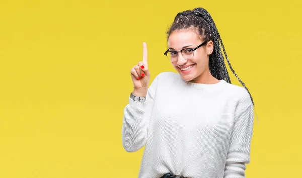 Joven Chica Afroamericana Trenzada Con Gafas Suéter Sobre Fondo Aislado —  Fotos de Stock