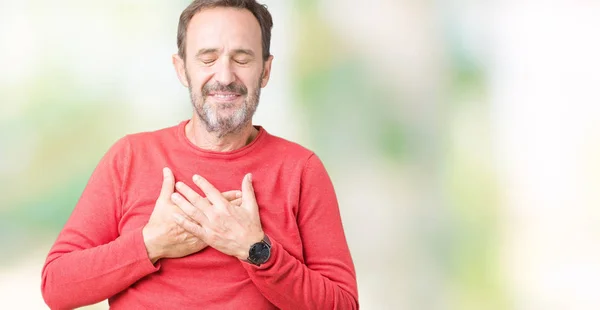 Yakışıklı Orta Yaş Ağarmış Üst Düzey Adam Üzerinde Gülümseyen Izole — Stok fotoğraf