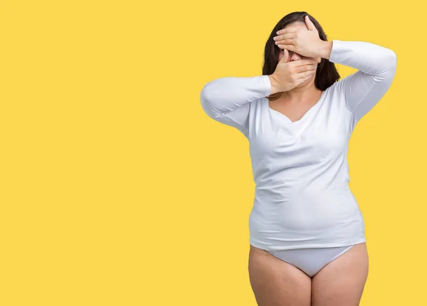Schöne Size Junge Übergewichtige Frau Weißer Unterwäsche Über Isoliertem Hintergrund — Stockfoto
