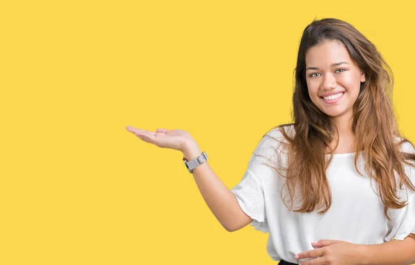 Jovem Mulher Negócios Bonita Morena Sobre Fundo Isolado Sorrindo Alegre — Fotografia de Stock