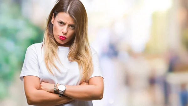 Ung Vacker Kvinna Casual Vit Shirt Över Isolerade Bakgrund Skeptiker — Stockfoto