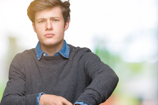 Jovem Bonito Homem Elegante Sobre Fundo Isolado Pressa Apontando Para — Fotografia de Stock