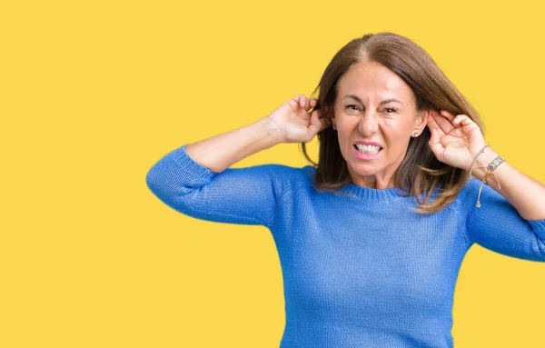 Middelbare Leeftijd Mooie Vrouw Winter Trui Dragen Geïsoleerd Achtergrond Smiling — Stockfoto