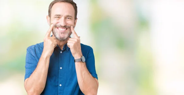 Guapo Mediana Edad Elegante Hombre Mayor Sobre Fondo Aislado Sonriendo —  Fotos de Stock