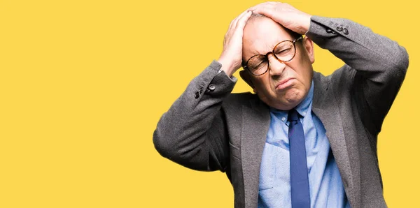 Guapo Hombre Negocios Senior Con Gafas Corbata Sufriendo Dolor Cabeza — Foto de Stock