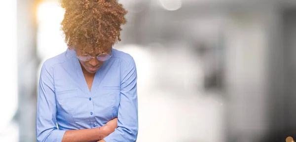 Vackra Unga Afroamerikanska Affärskvinna Över Isolerade Bakgrund Med Handen Magen — Stockfoto