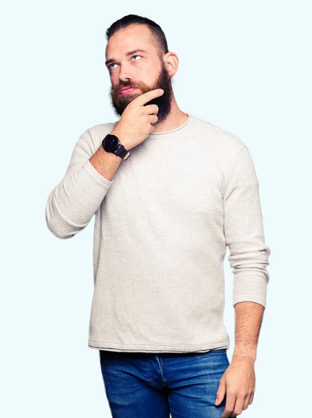 Junger Blonder Mann Lässigem Pullover Der Müde Und Gelangweilt Mit — Stockfoto