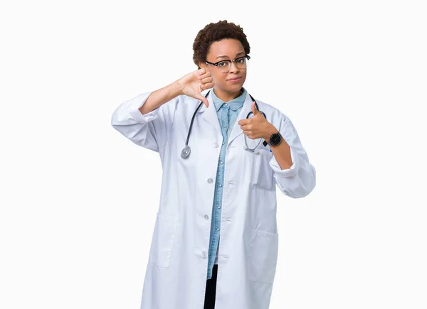 Young African American Doctor Woman Wearing Medical Coat Isolated Background — Stock Photo, Image