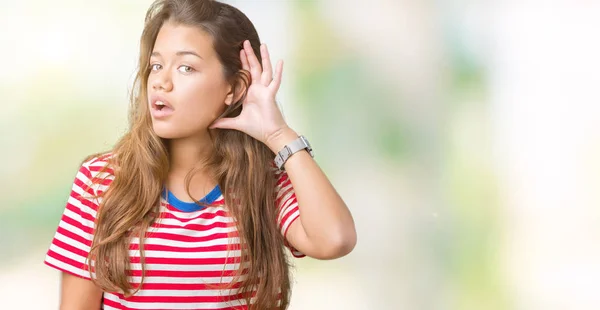 Ung Vacker Brunett Kvinna Klädd Randig Shirt Över Isolerade Bakgrund — Stockfoto