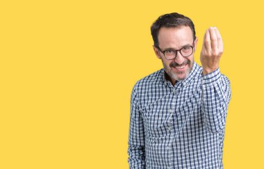 Yakışıklı orta yaş zarif komuta sizde gözlük izole arka yapıyor İtalyan üzerinde el ve parmak emin ifadeyle jest