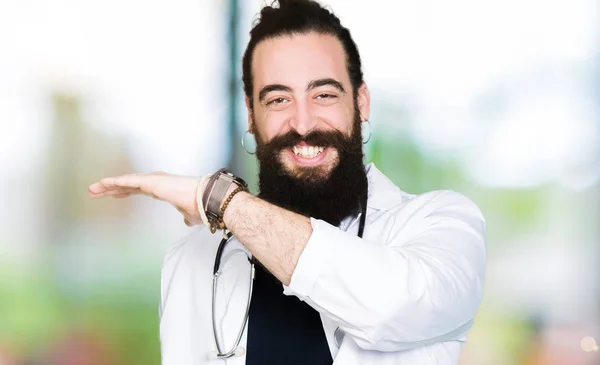 Doctor Long Hair Wearing Medical Coat Stethoscope Gesturing Hands Showing — Stock Photo, Image