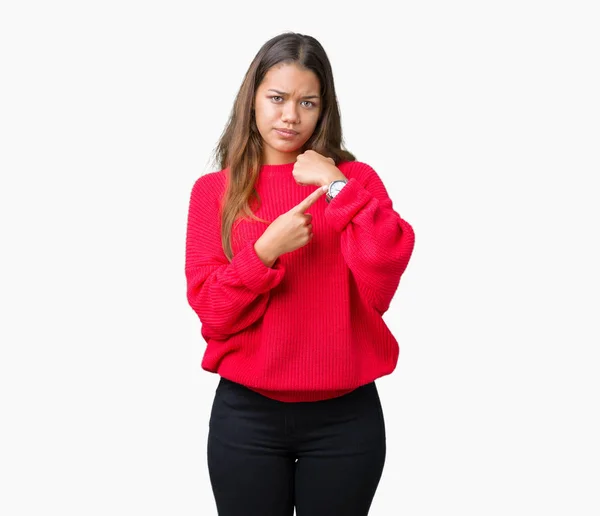 Joven Hermosa Morena Vistiendo Suéter Rojo Invierno Sobre Fondo Aislado —  Fotos de Stock