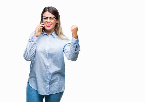 Jovem Mulher Negócios Bonita Falando Chamando Usando Smartphone Sobre Fundo — Fotografia de Stock