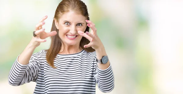 Medelåldern Mogen Vacker Kvinna Klädd Randig Vinter Tröja Över Isolerade — Stockfoto