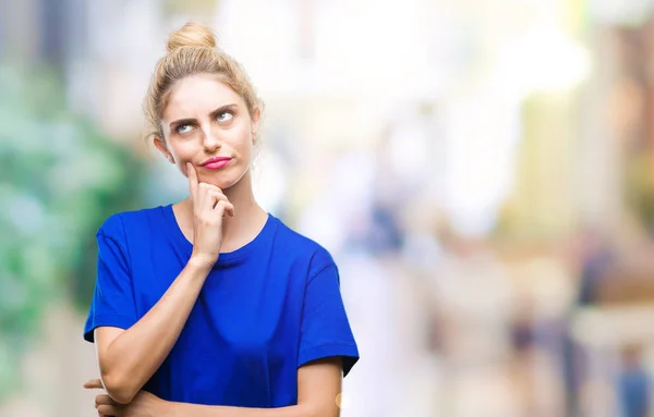 Giovane Bella Donna Occhi Biondi Blu Indossa Blu Shirt Sfondo — Foto Stock