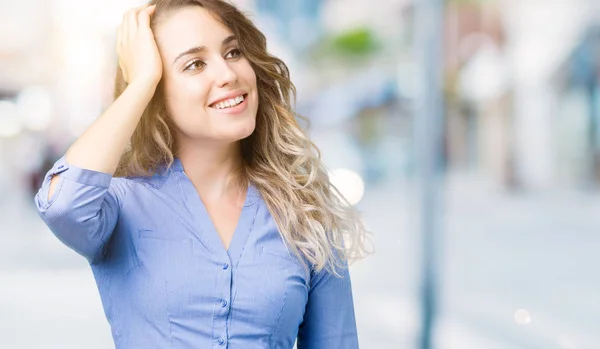 Mooie Jonge Blonde Zakenvrouw Geïsoleerde Achtergrond Glimlachend Zelfverzekerd Aanraken Van — Stockfoto