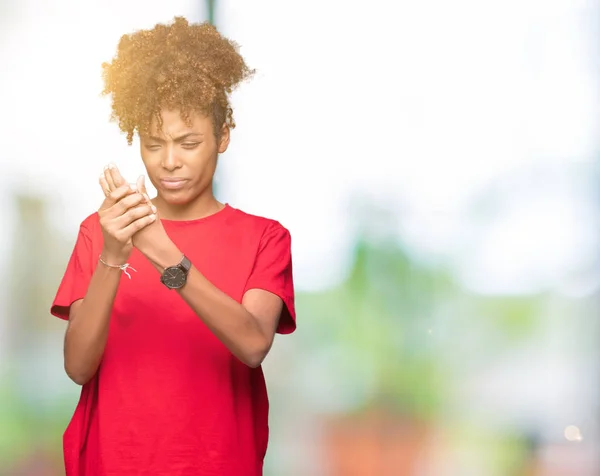 Hermosa Joven Afroamericana Sobre Fondo Aislado Sufriendo Dolor Las Manos —  Fotos de Stock