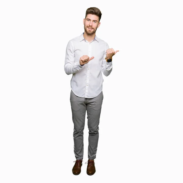 Jonge Knappe Business Man Pointing Aan Achterkant Achter Met Hand — Stockfoto