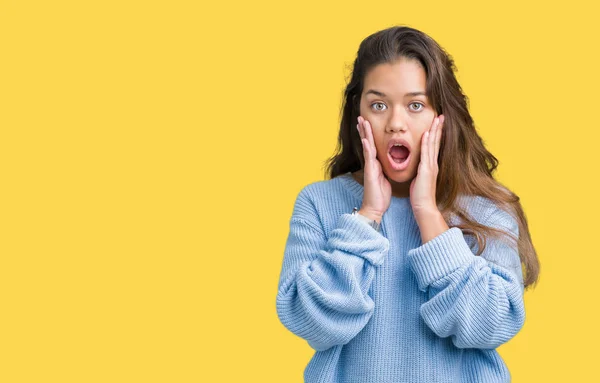 Giovane Bella Donna Bruna Che Indossa Maglione Invernale Blu Sfondo — Foto Stock