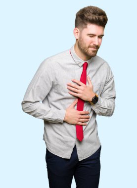 Genç yakışıklı iş çünkü dostum elle mide bulantı, ağrılı hastalık hasta hissediyor. Ağrısı kavramı.