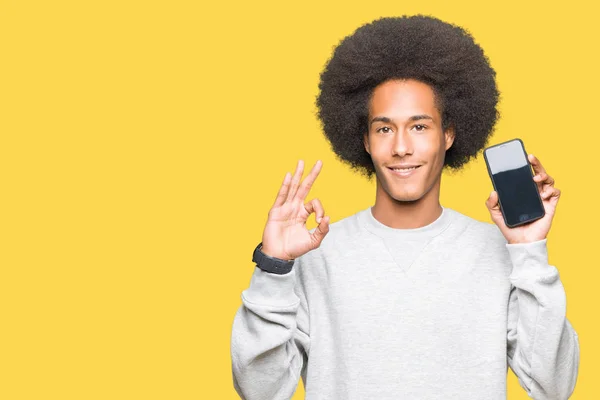 Jonge Afro Amerikaanse Man Met Afro Haar Smartphone Scherm Doen — Stockfoto