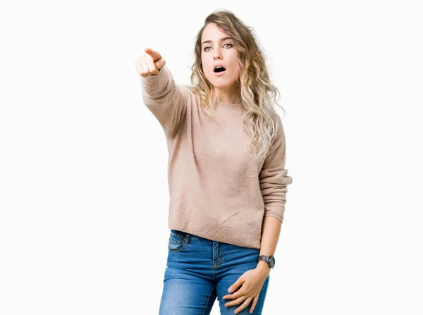 Krásná Mladá Blondýnka Nosí Sweatershirt Nad Izolované Pozadí Ukazující Prstem — Stock fotografie