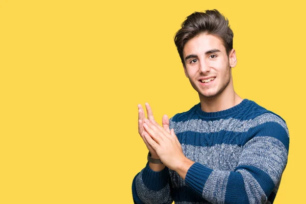Jonge Knappe Man Geïsoleerd Background Clapping Applaudisseren Samen Gelukkig Vrolijke — Stockfoto