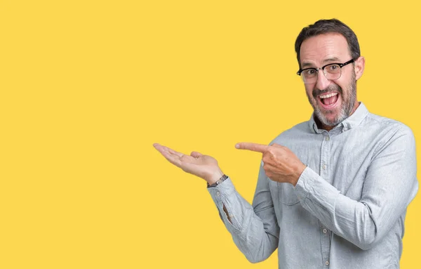 Guapo Mediana Edad Elegante Hombre Mayor Con Gafas Sobre Fondo — Foto de Stock