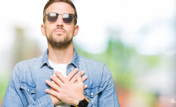 Handsome Man Wearing Fashion Sunglasses Smiling Hands Chest Closed Eyes — Stock Photo, Image