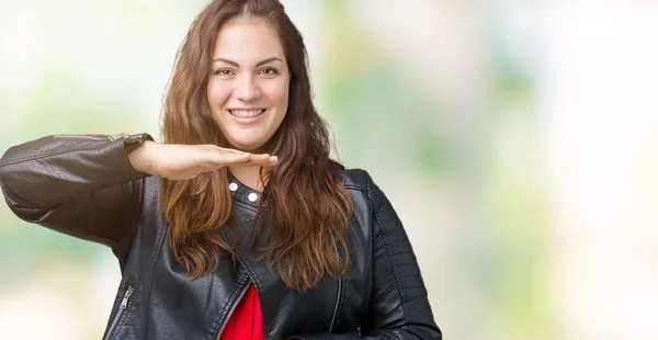 Mulher Bonita Size Jovem Vestindo Uma Jaqueta Couro Moda Sobre — Fotografia de Stock