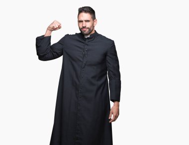 Genç Hıristiyan rahip izole arka plan üzerinde güçlü kişi kol kas, kendinden emin ve güç gurur gösterilen