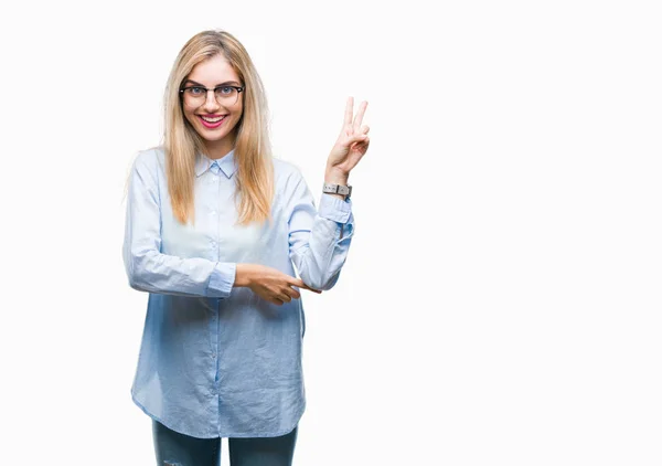 Mladá Krásná Blondýna Obchodních Žena Nosí Brýle Izolované Pozadí Usmívající — Stock fotografie