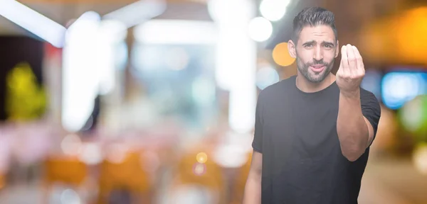 Joven Hombre Guapo Sobre Fondo Aislado Haciendo Gesto Italiano Con —  Fotos de Stock