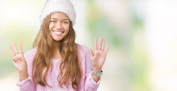 Giovane Bella Donna Bruna Che Indossa Maglione Cappello Invernale Sfondo — Foto Stock