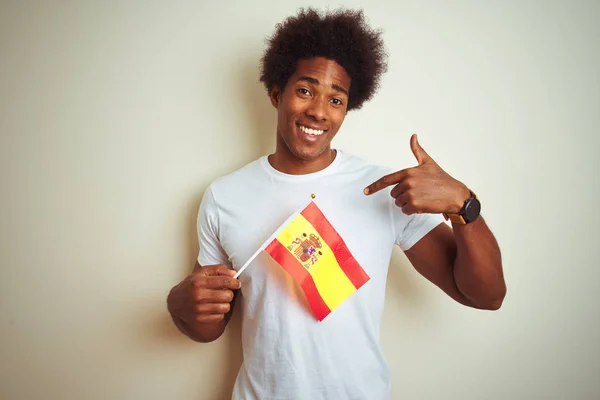 Jeune Homme Afro Américain Tenant Espagne Drapeau Espagnol Debout Sur — Photo