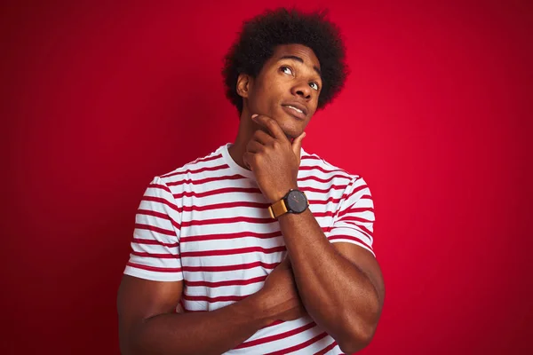 Jovem Afro Americano Com Cabelo Afro Vestindo Camiseta Listrada Sobre — Fotografia de Stock