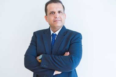 Orta yaş iş adamı doğal ve rahat ile geçti