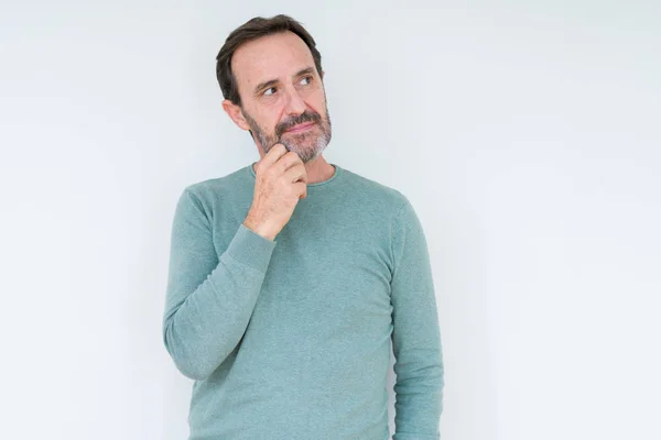 Uomo Anziano Sfondo Isolato Con Mano Sul Mento Pensando Alla — Foto Stock