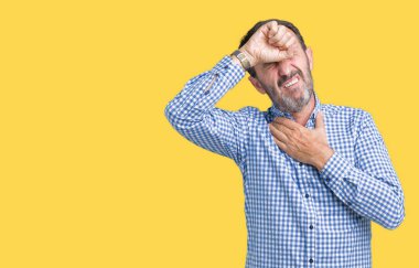 Yakışıklı orta yaş zarif komuta sizde izole arka plan dokunmadan üzerinde hastalık ve ateş, grip ve soğuk, virüs hasta için alın