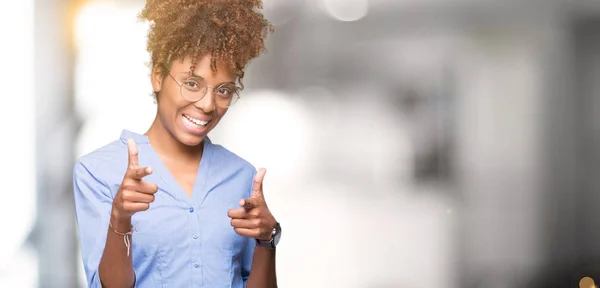 Hermosa Mujer Negocios Afroamericana Joven Sobre Fondo Aislado Señalando Los — Foto de Stock