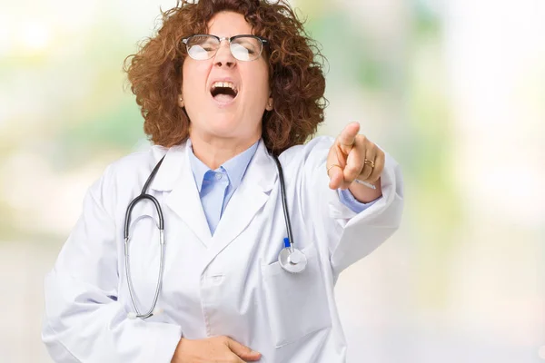 Μεσαίο Ager Ανώτερος Γιατρός Γυναίκα Πάνω Από Απομονωμένες Φόντο Γέλιο — Φωτογραφία Αρχείου