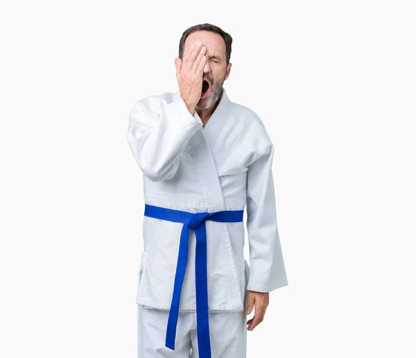 Stilig Medelåldern Senior Mannen Bär Kimono Uniform Över Isolerade Bakgrund — Stockfoto