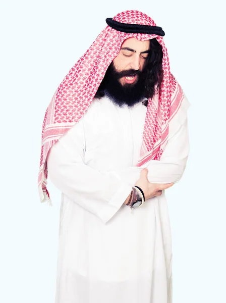 Arabian Biznesmena Długich Włosów Noszenia Tradycyjnych Kefija Szalik Ręki Żołądek — Zdjęcie stockowe