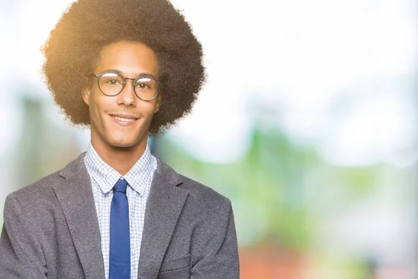 Unga Afroamerikanska Affärsman Med Afrohår Som Bär Glasögon Glada Ansikte — Stockfoto