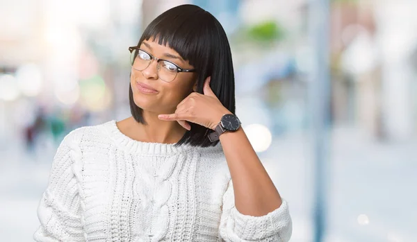 Mooie Jonge African American Vrouw Het Dragen Van Bril Geïsoleerde — Stockfoto