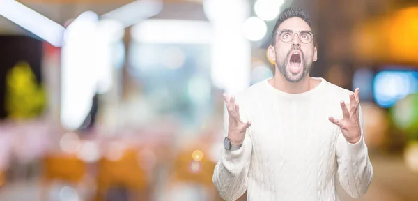 Joven Hombre Guapo Con Gafas Sobre Fondo Aislado Loco Loco —  Fotos de Stock