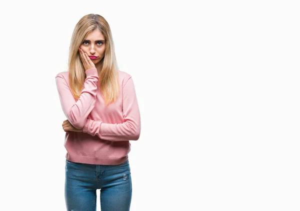 Giovane Bella Donna Bionda Che Indossa Maglione Invernale Rosa Sfondo — Foto Stock